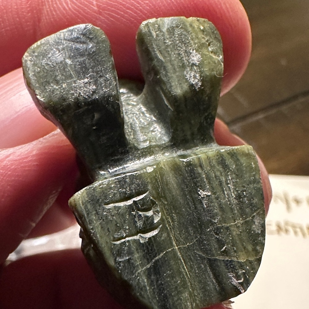 Carved Serpentine Zuni Frog with Turquoise Eyes - Picture 5 of 7